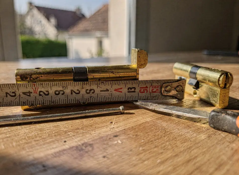 Changer un cylindre soi-même à Nefiach : possible ou non