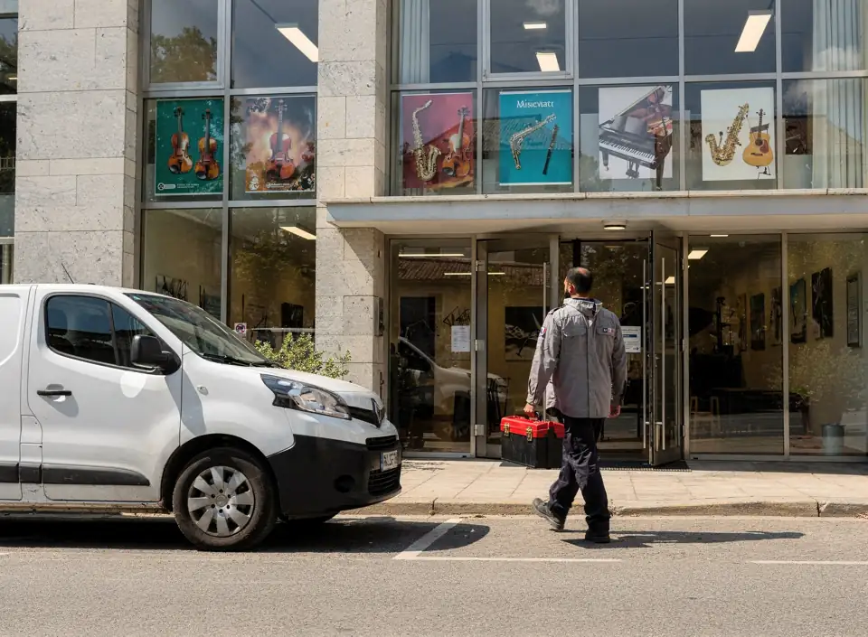 Sécuriser une porte de garage à Castelnou : basculante et sectionnelle