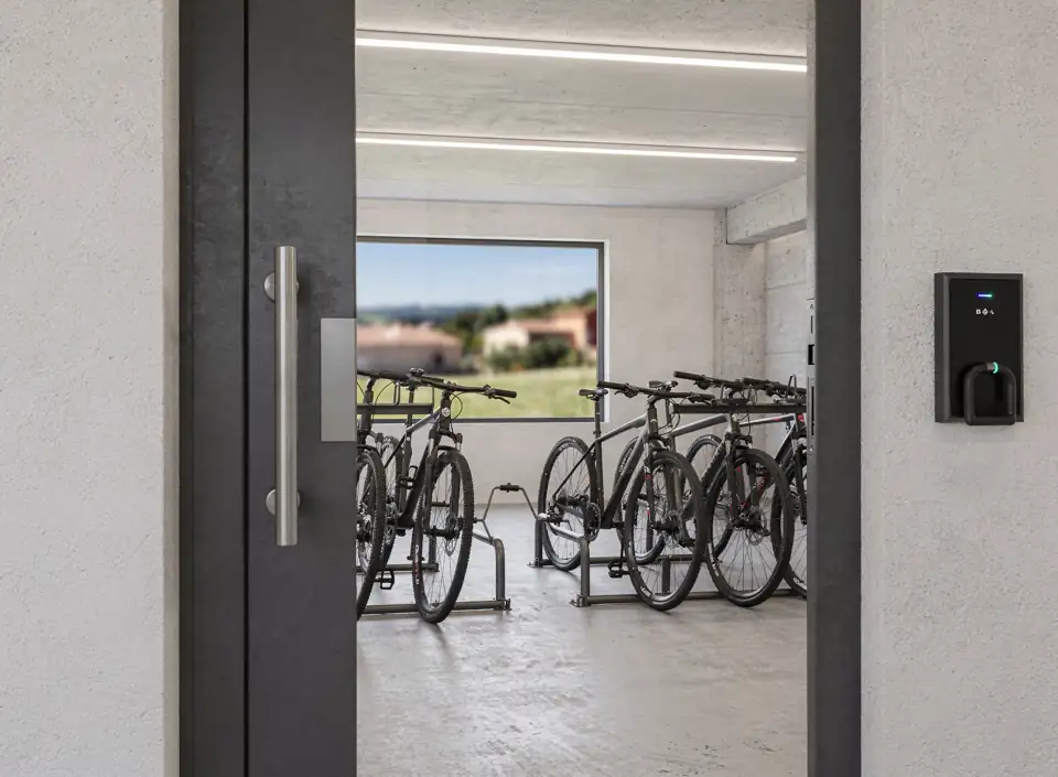 Sécuriser un local à vélos à Villeneuve-la-Rivière : copropriété et entreprise